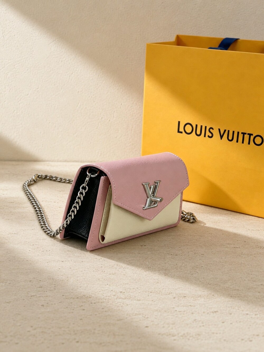 Louis Vuitton Lockme Chain Pink Beige Grained Leather Shoulder Bag - Picture 3 of 6